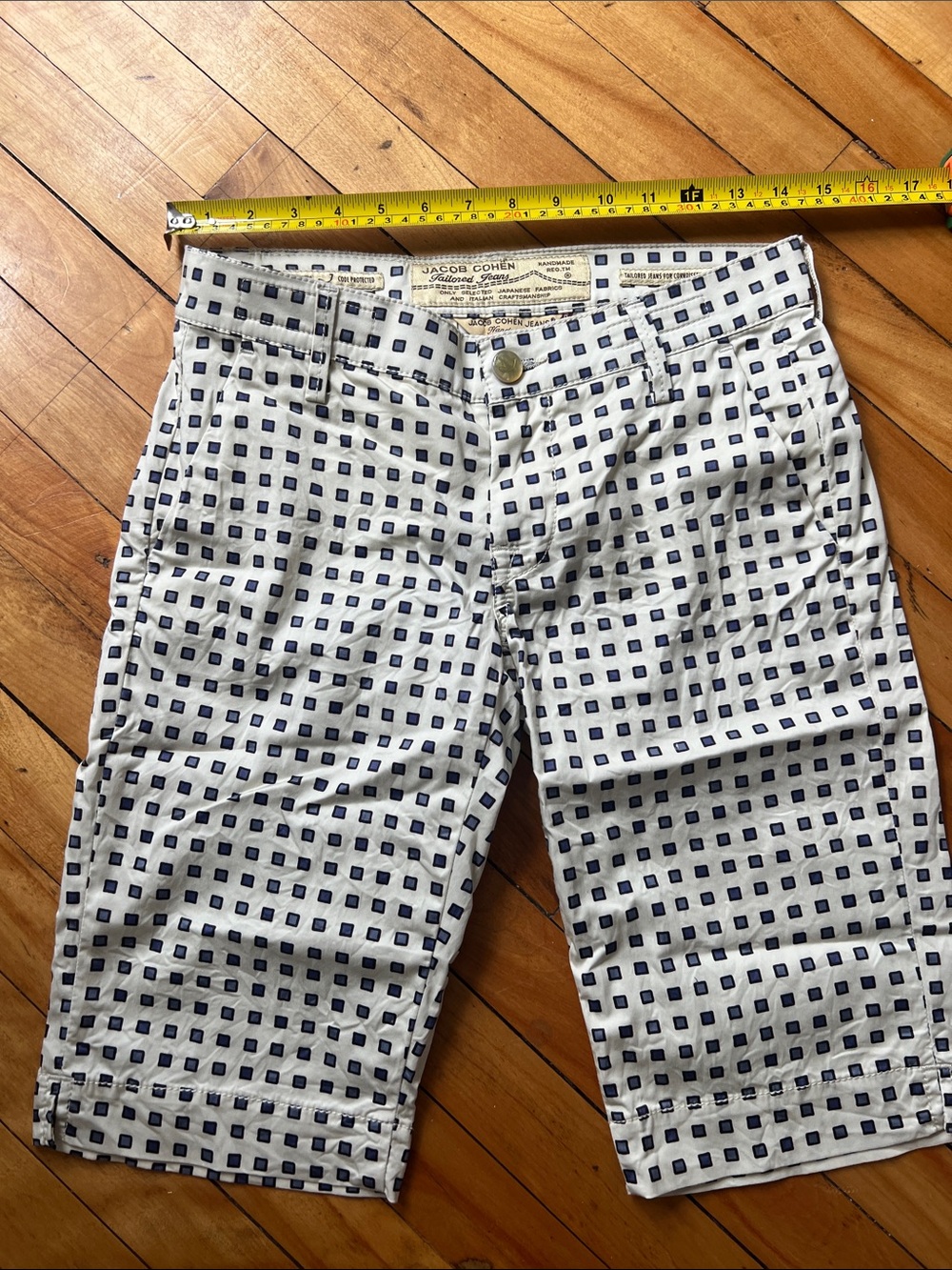 Jacob Cohen Cream Shorts with Navy Square Print